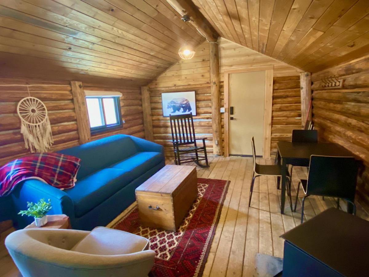נרמטה Chute Lake Lodge מראה חיצוני תמונה