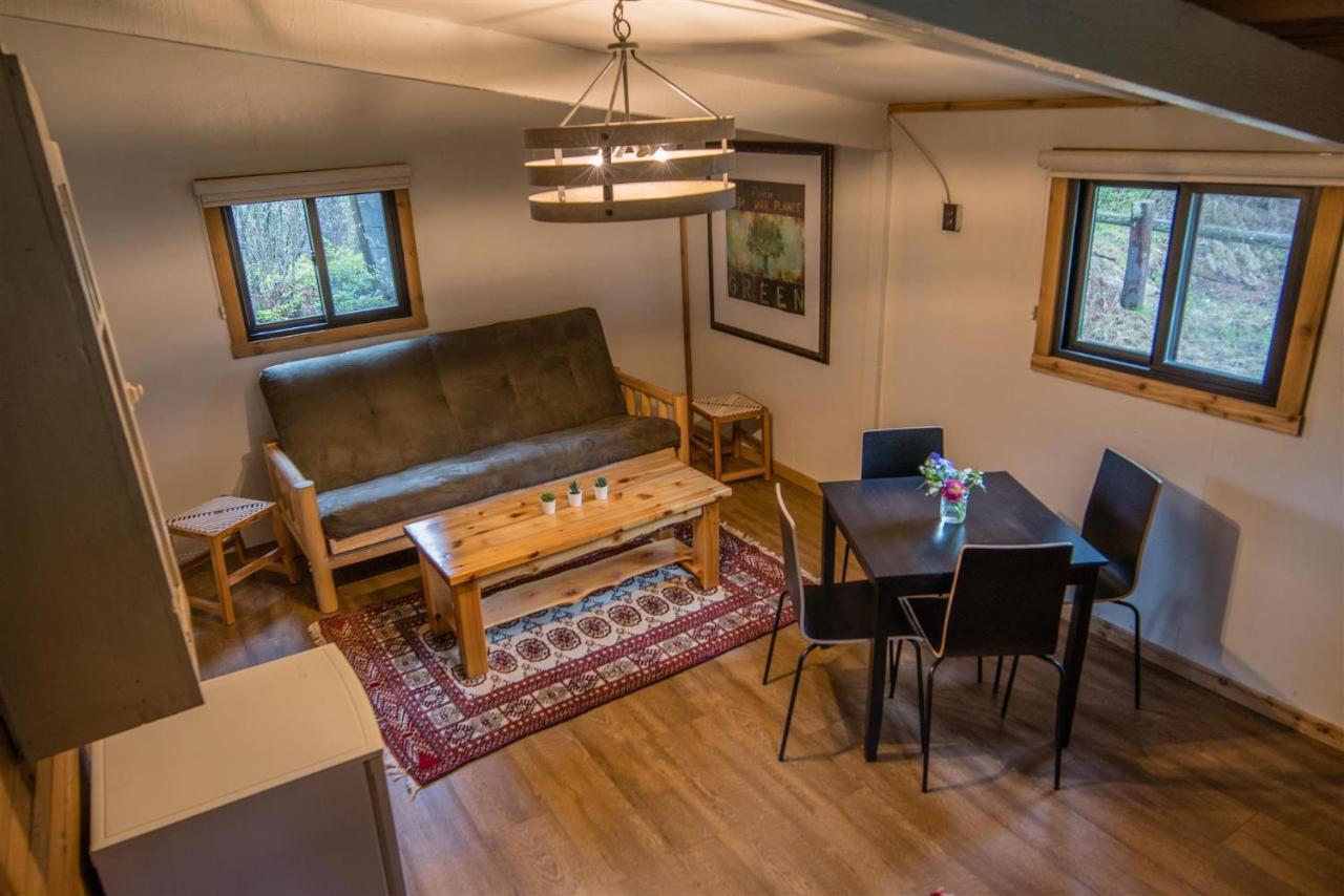 נרמטה Chute Lake Lodge מראה חיצוני תמונה