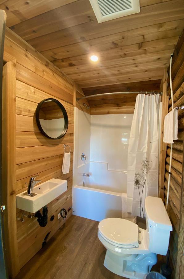 נרמטה Chute Lake Lodge מראה חיצוני תמונה